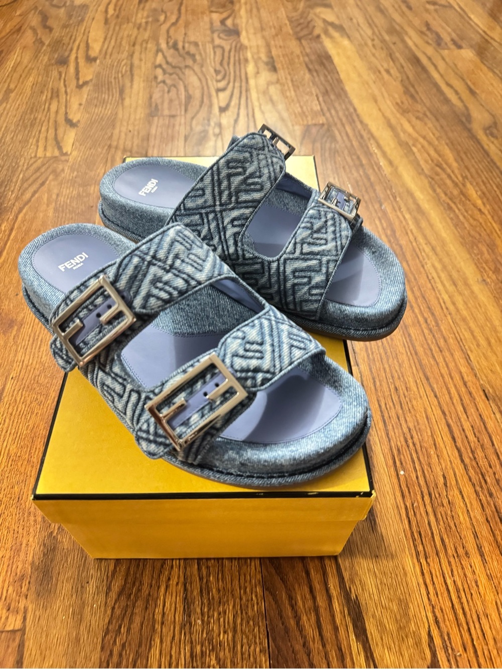 Fendi Feel Denim-Effect FF Jacquard Double-Buckle Slides NIB - Picture 7 of 7